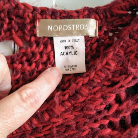 Gorgeous Cozy Nordstrom Woven Cape Shawl Rich Crimson Burgandy Red - Picture 2 of 4